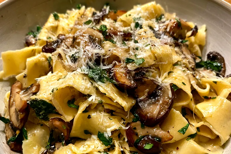 Fresh ingredients for Creamy Garlic Mushroom Pasta